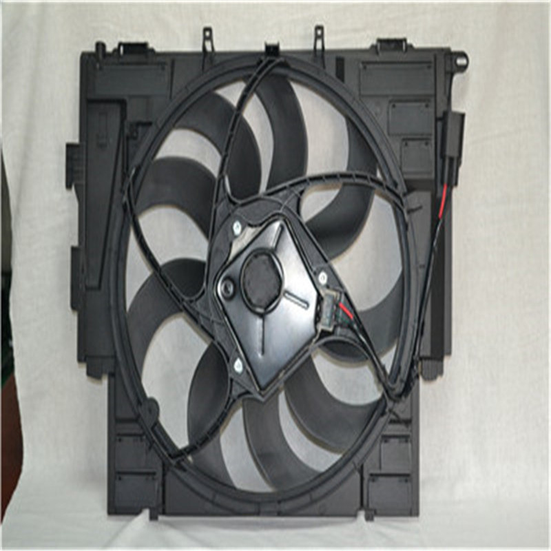 Kühlerlüfter 17418642161 für BMW F18 F10 F07